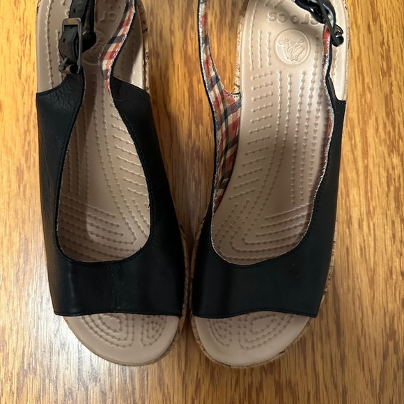 **CROCS* Black x Cork Open-Toe Wedges Size 7 - Picture 2 of 9